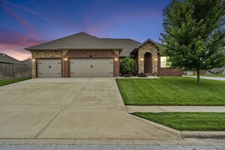 656 N Maplewood Hills Rd, Nixa, MO 65714