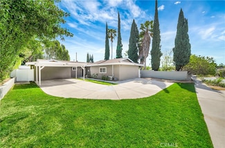 8616 Hanna Ave, Canoga Park, CA 91304