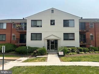 125 Clubhouse Dr SW Unit 11, Leesburg, VA 20175