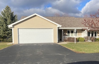 37 Kings Crest Ln, Fond Du Lac, WI 54935