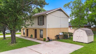 215 N Howard St, Tomball, TX 77375