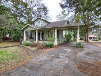 2814 Jefferson St, Courtland, AL 35618