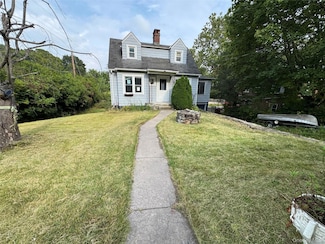 11 Mearns Ave, Highland Falls, NY 10928