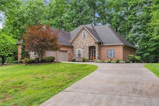 111 Garden Valley Dr, Winston Salem, NC 27107