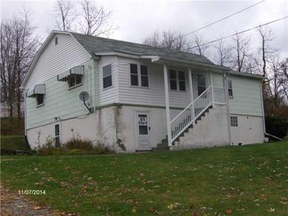 81 Baird Ave, Burgettstown, PA 15021