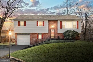 11 Dogwood Ln, Manchester, PA 17345