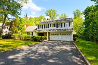 582 Eder Ave, Wyckoff, NJ 07481