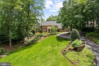 6707 Lupine Ln, McLean, VA 22101