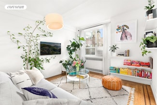200 W 20th St Unit 714, New York, NY 10011