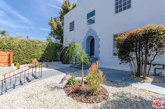 406 S Coronado St, Los Angeles, CA 90057