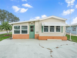 9 Saddlebag Trail S, Lake Wales, FL 33898