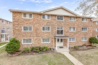 5840 W 77th St Unit 302, Burbank, IL 60459