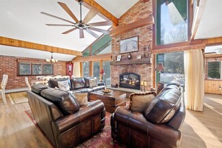 13 W Branch Rd, Winhall, VT 05340
