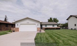 1108 E Oklahoma Ave, Grand Island, NE 68801