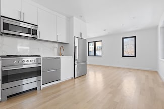 1618 Beacon St Unit 3, Brookline, MA 02446