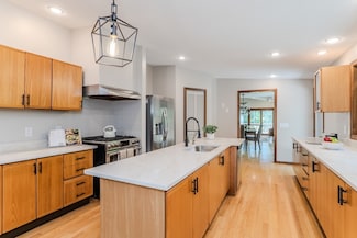 200 Crane Hill Rd, Wilbraham, MA 01095