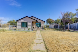 502 Locust St, Idalou, TX 79329