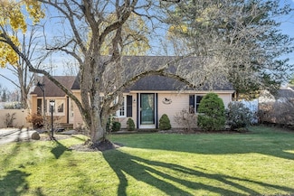 51 Shady Lane Ave, Shrewsbury, MA 01545