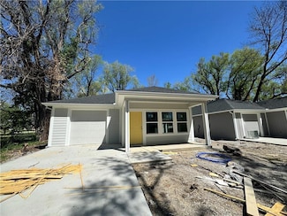 320 E 2nd St, Adrian, MO 64720