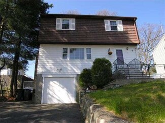 71 Ashcroft St, Dedham, MA 02026