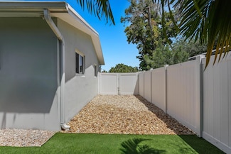1096 SW 16th St, Boca Raton, FL 33486