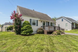 84 N Riverview Rd, Phillipsburg, NJ 08865