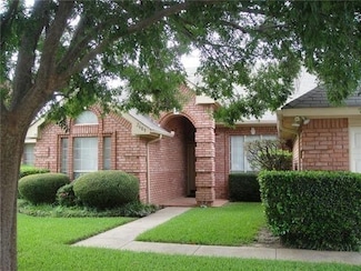 2609 Classic Ct E, Bedford, TX 76021