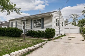 2813 J St SW, Cedar Rapids, IA 52404