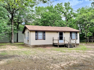 10826 Post Oak Rd, Kingston, OK 73439