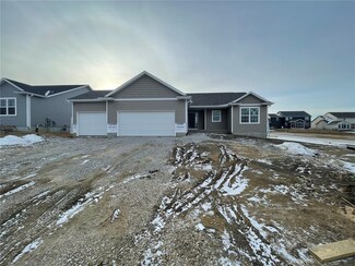 500 Grey Slate Dr SW, Cedar Rapids, IA 52404