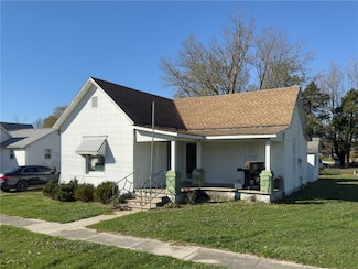 111 Oak Ave, Montrose, IL 62445