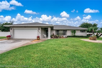 1532 Chatsworth St, Lake Placid, FL 33852