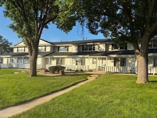 1444 Canyon Dr Unit 11, Janesville, WI 53546