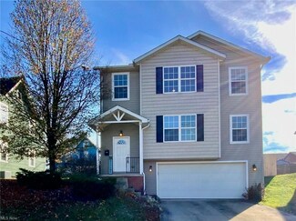 926 11th St NW, Canton, OH 44703