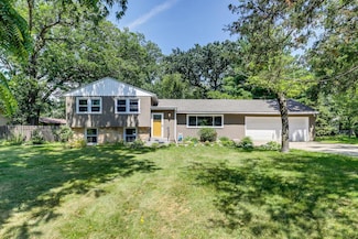 2643 1st St, Saint Paul, MN 55110
