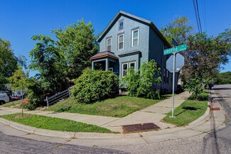 997 Grotto St N, Saint Paul, MN 55103