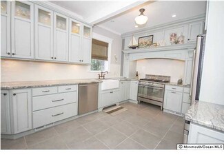 140 Heck Ave, Ocean Grove, NJ 07756