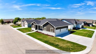 3826 Meadow Way Trail, Grand Island, NE 68803