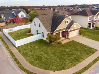 9229 Hedgewood Ct, Evansville, IN 47725
