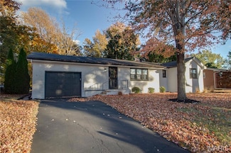 511 Courtesy Ln, Bethalto, IL 62010