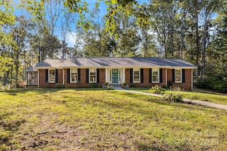 226 Wildflower Rd, Asheville, NC 28804