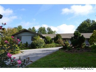 10 Bel Air Dr, Horse Shoe, NC 28742