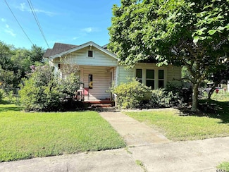 706 E 3rd St, Mount Pleasant, TX 75455