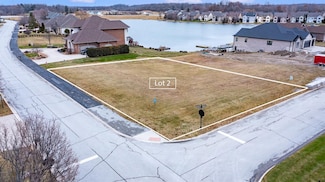 8130 Lakeview Ct, Crown Point, IN 46307
