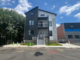 11 Barnard St, West Springfield, MA 01089