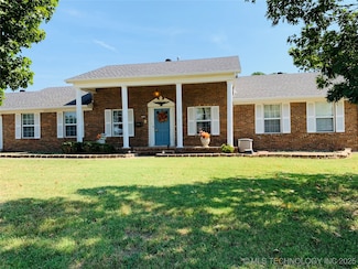 1800 Mockingbird Ln, McAlester, OK 74501