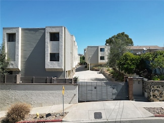 2621 E 20th St Unit 12, Signal Hill, CA 90755