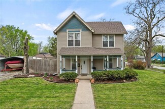 304 W 5th St, Cameron, MO 64429
