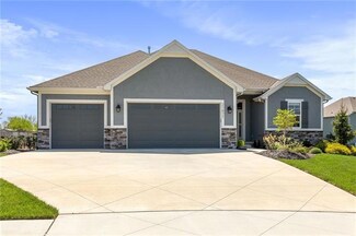 21877 W 177th St, Olathe, KS 66062