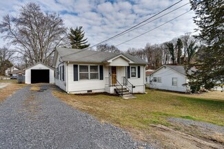 10061 Central Dr, Ooltewah, TN 37363